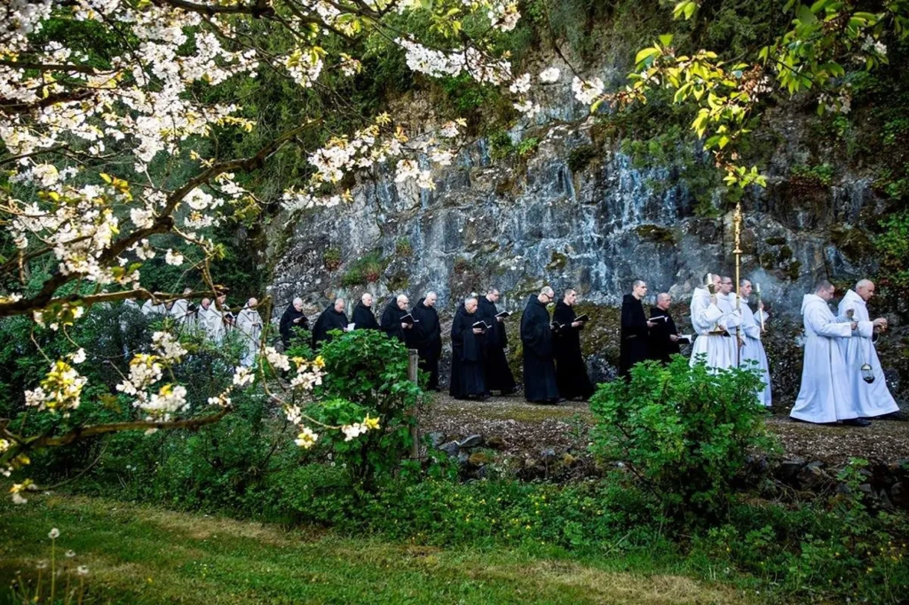 solesmes-procession-rogations